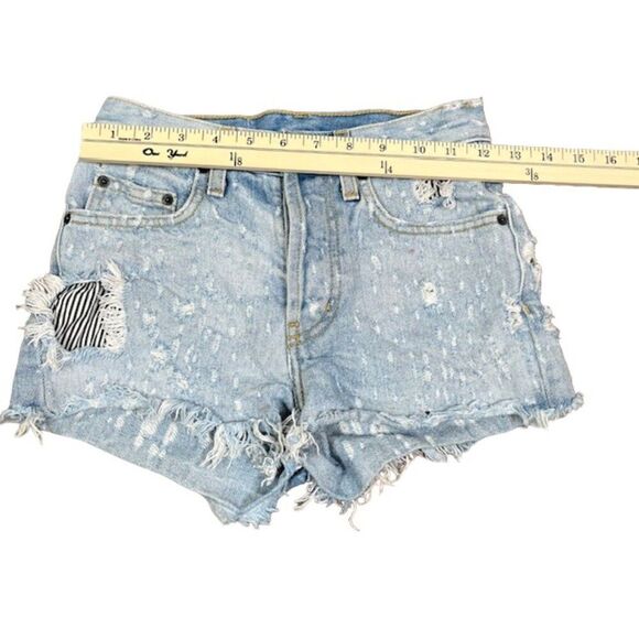 CARMAR Distressed Denim Shorts Button Fly Light Wash Size 23 - Picture 2 of 10
